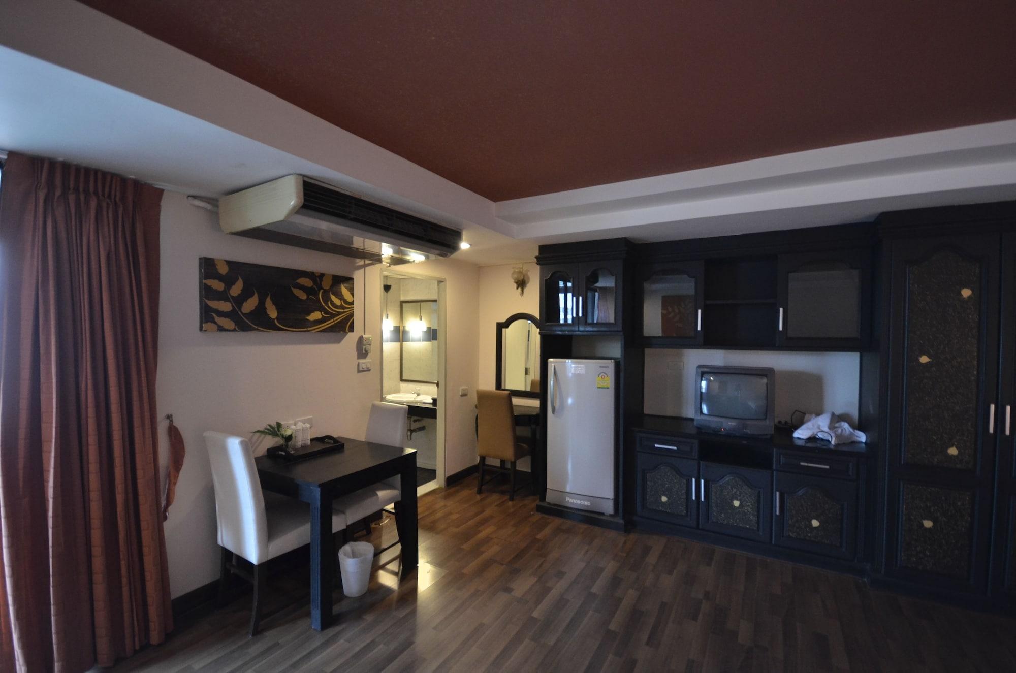 The Heritage Sathorn Suite Hotel Bangkok Exterior photo