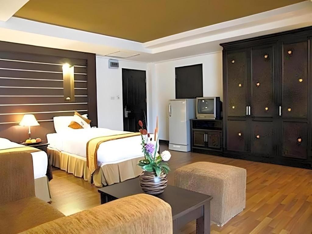 The Heritage Sathorn Suite Hotel Bangkok Exterior photo