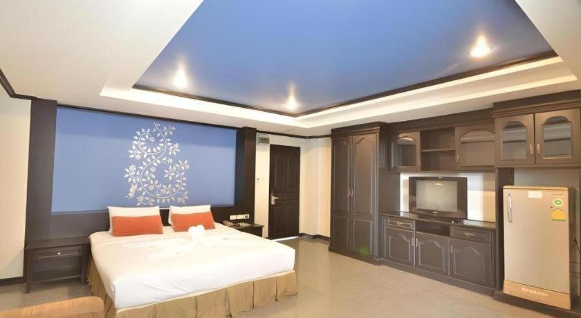 The Heritage Sathorn Suite Hotel Bangkok Exterior photo