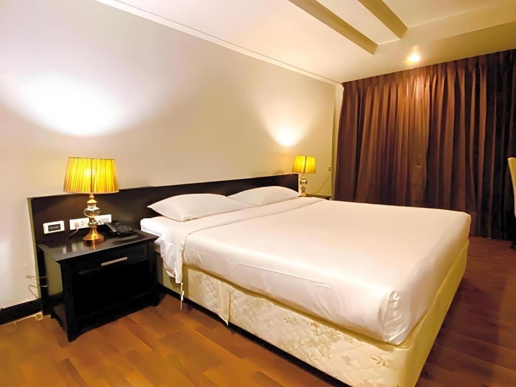 The Heritage Sathorn Suite Hotel Bangkok Exterior photo