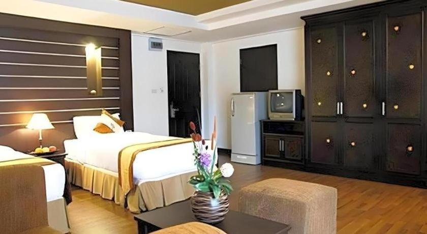 The Heritage Sathorn Suite Hotel Bangkok Exterior photo